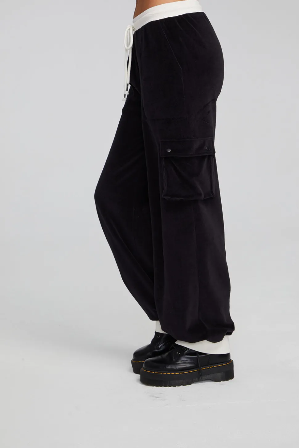 Chaser Brand Raquel Shadow Black Joggers New